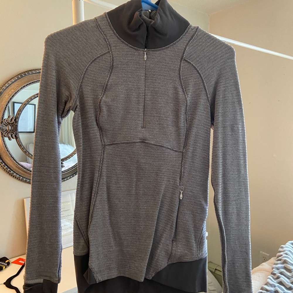 Lululemon pull over